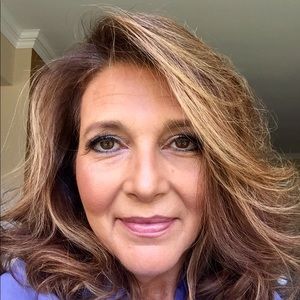 Meet your Posher, Denise